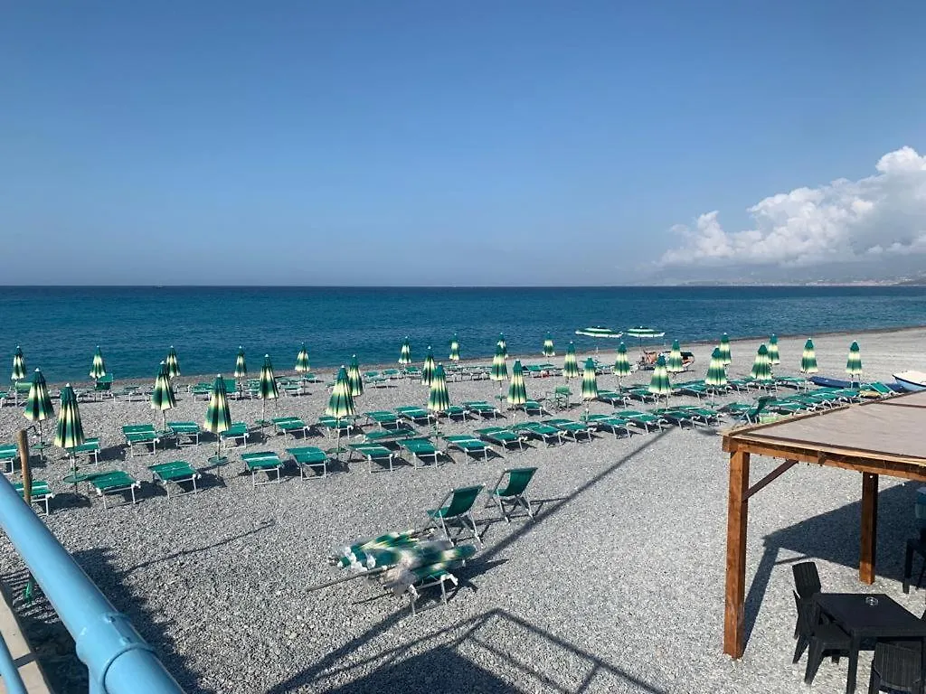 Casa Vacanza! A 50M Dal Mare! Bordighera