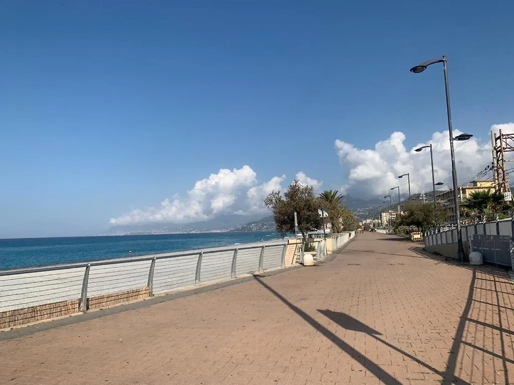 Casa Vacanza! A 50M Dal Mare! Bordighera Holiday home